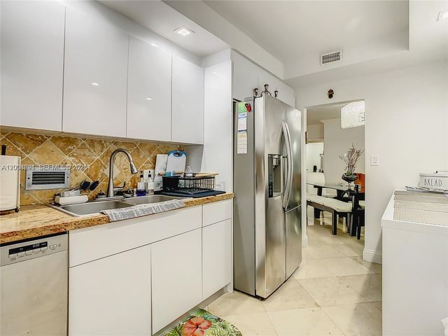10185 Collins 308, Bal Harbour, FL 33154
