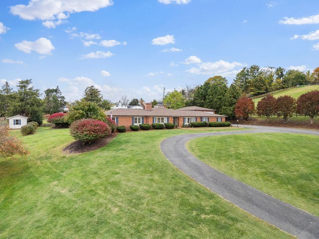154 Tanyard RD, Rocky Mount, VA 24151