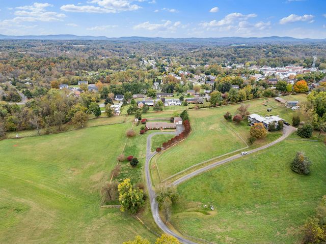 154 Tanyard RD, Rocky Mount, VA 24151