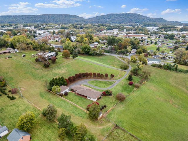 154 Tanyard RD, Rocky Mount, VA 24151