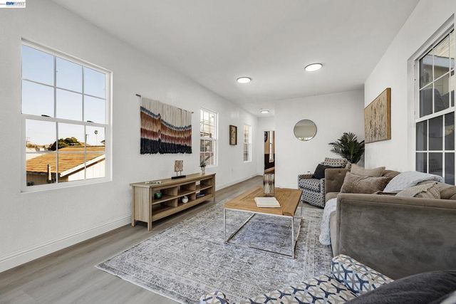 2248 E 22Nd St, Oakland, CA 94606