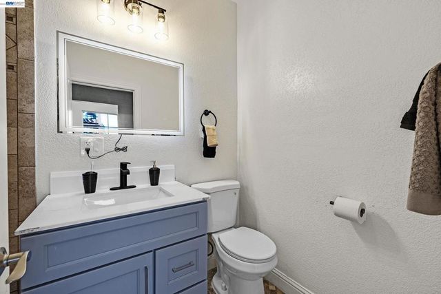 2248 E 22Nd St, Oakland, CA 94606