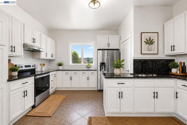 2248 E 22Nd St, Oakland, CA 94606