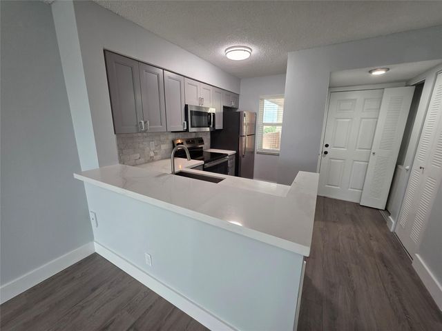 2108 S Cypress Bend Dr 505, Pompano Beach, FL 33069