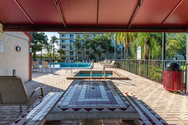 2108 S Cypress Bend Dr 505, Pompano Beach, FL 33069