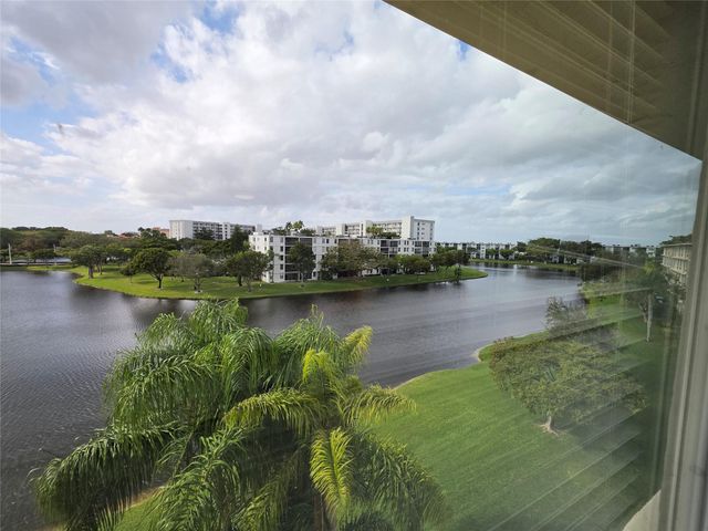 2108 S Cypress Bend Dr 505, Pompano Beach, FL 33069