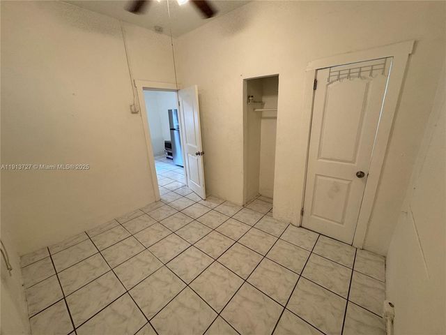 2549 NE 190th St 3, Miami, FL 33180