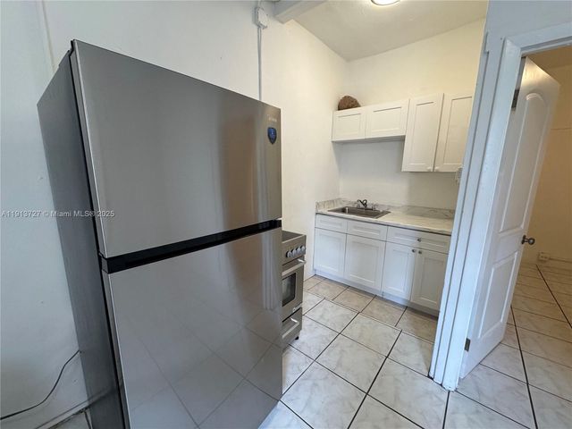 2549 NE 190th St 3, Miami, FL 33180