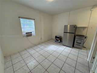 2549 NE 190th St 3, Miami, FL 33180