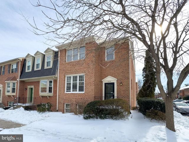 10155 OAKWOOD CHASE CT, Oakton, VA 22124