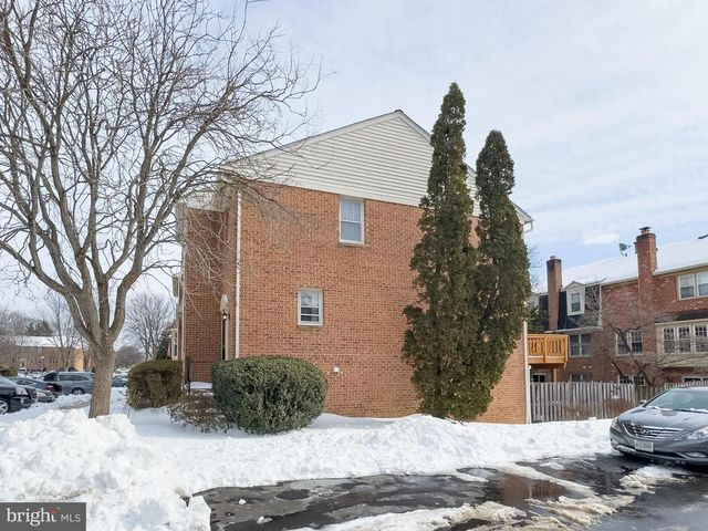 10155 OAKWOOD CHASE CT, Oakton, VA 22124