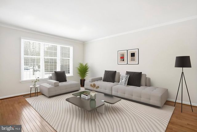 10155 OAKWOOD CHASE CT, Oakton, VA 22124