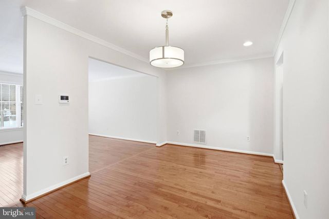 10155 OAKWOOD CHASE CT, Oakton, VA 22124