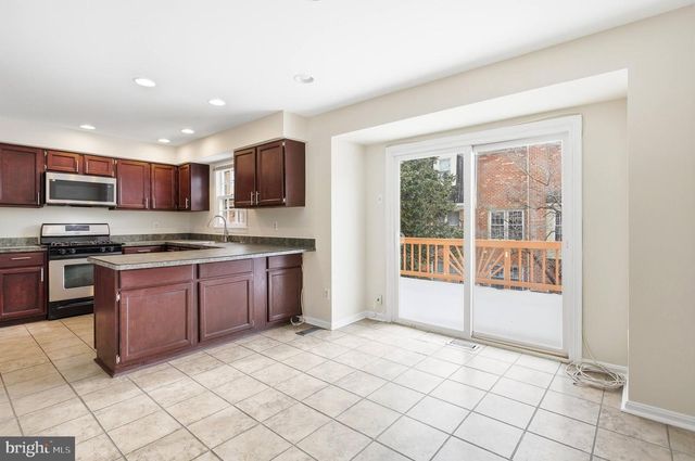 10155 OAKWOOD CHASE CT, Oakton, VA 22124