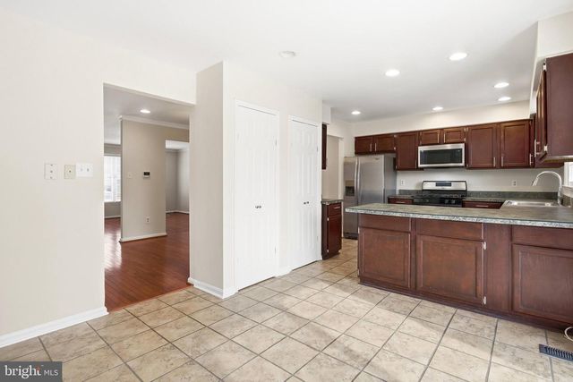 10155 OAKWOOD CHASE CT, Oakton, VA 22124