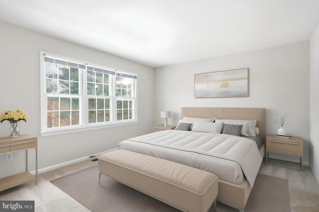 10155 OAKWOOD CHASE CT, Oakton, VA 22124