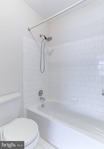 10155 OAKWOOD CHASE CT, Oakton, VA 22124