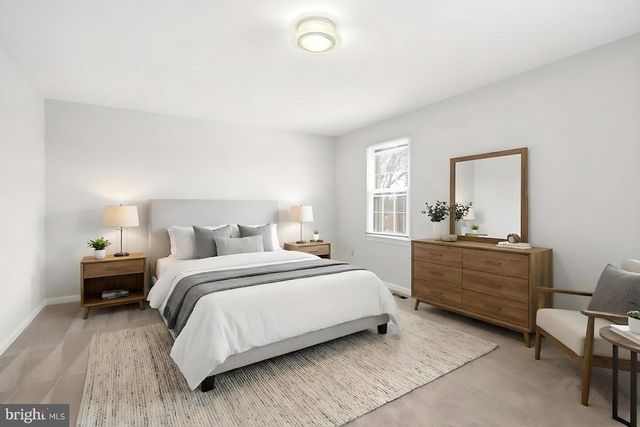 10155 OAKWOOD CHASE CT, Oakton, VA 22124