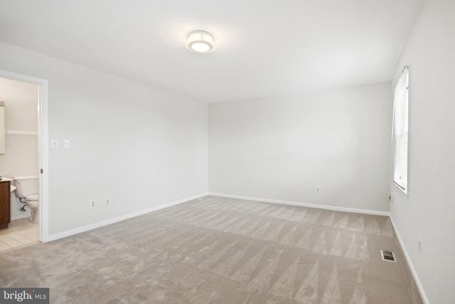 10155 OAKWOOD CHASE CT, Oakton, VA 22124