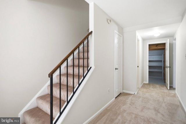 10155 OAKWOOD CHASE CT, Oakton, VA 22124