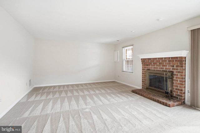 10155 OAKWOOD CHASE CT, Oakton, VA 22124