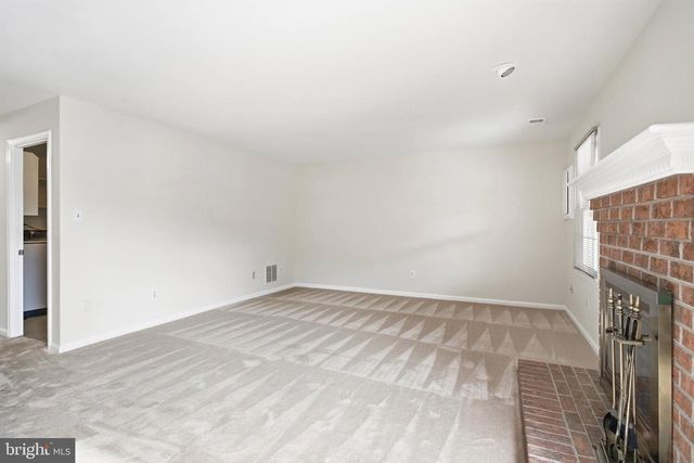 10155 OAKWOOD CHASE CT, Oakton, VA 22124