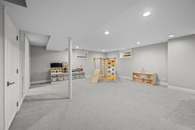 1015 Hazel Avenue, Deerfield, IL 60015