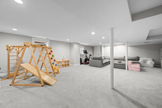 1015 Hazel Avenue, Deerfield, IL 60015