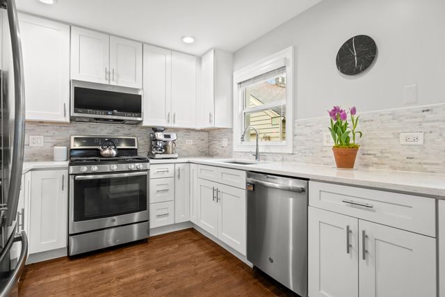 1015 Hazel Avenue, Deerfield, IL 60015