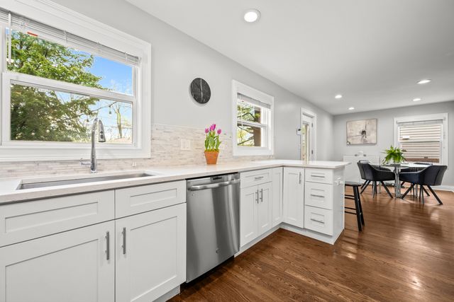 1015 Hazel Avenue, Deerfield, IL 60015