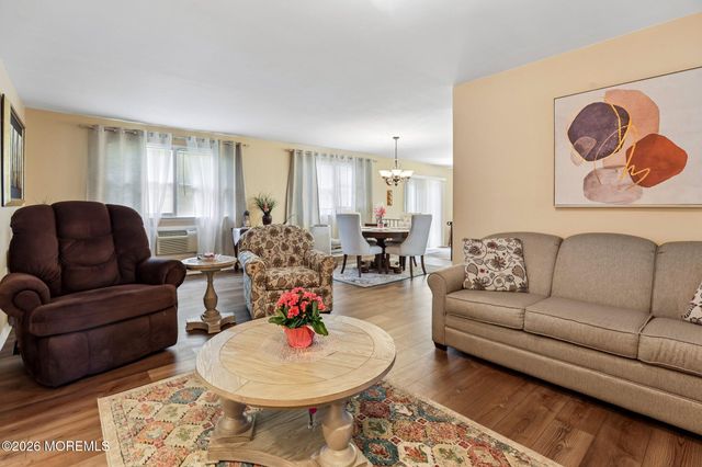 47 Hartford Road, Whiting, NJ 08759