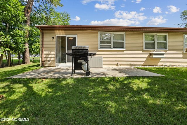 47 Hartford Road, Whiting, NJ 08759