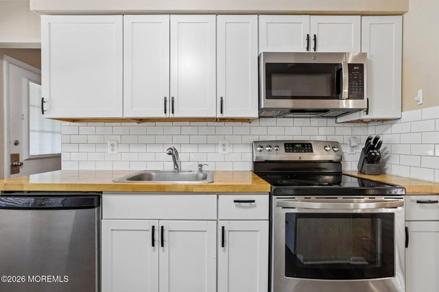47 Hartford Road, Whiting, NJ 08759