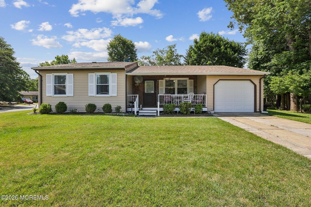 47 Hartford Road, Whiting, NJ 08759