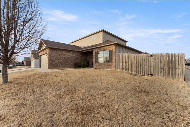 2202 Elmwood Avenue, Lowell, AR 72745