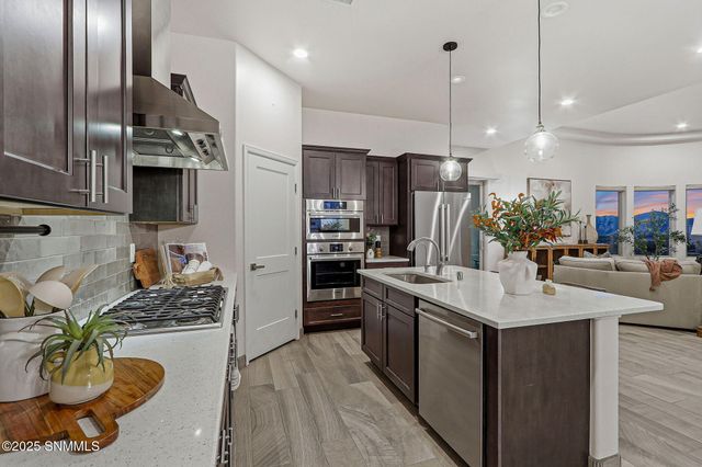 1963 Guamis Road, Las Cruces, NM 88012