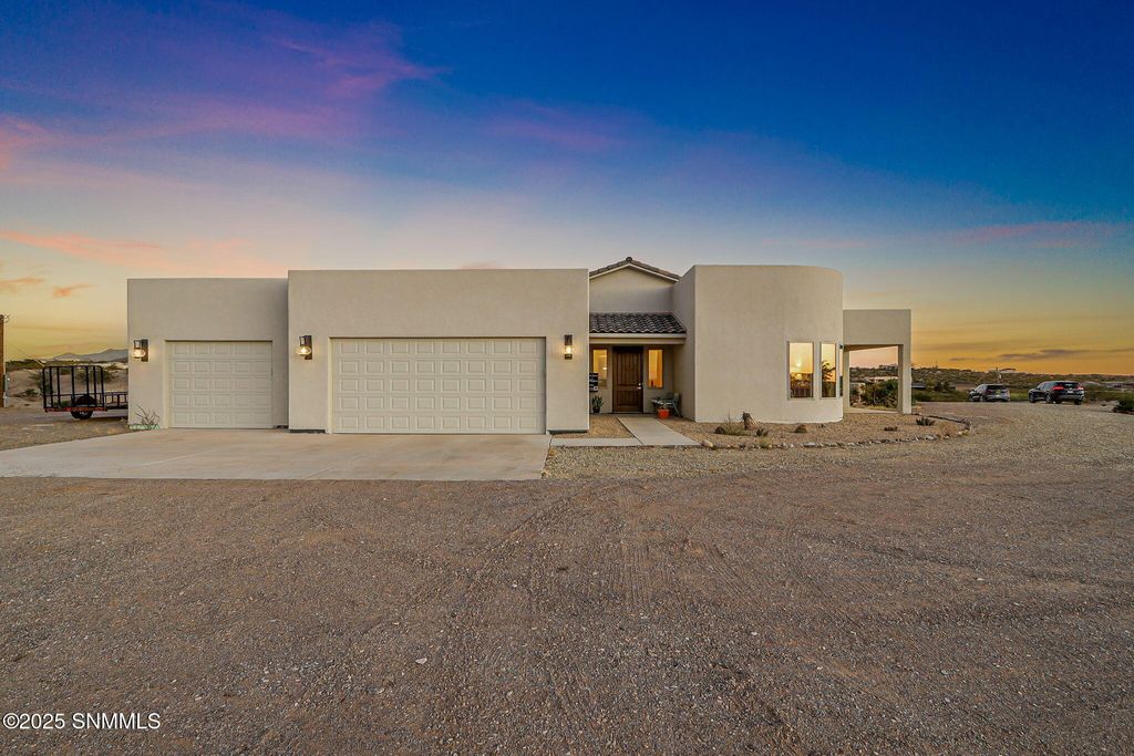 1963 Guamis Road, Las Cruces, NM 88012