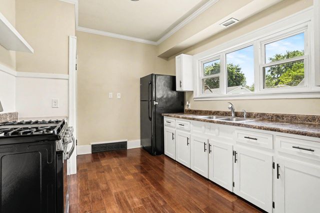 914 Dayton Avenue, Kalamazoo, MI 49048