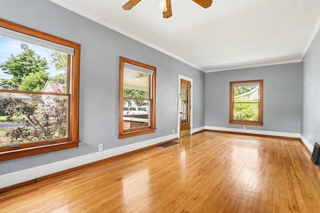 914 Dayton Avenue, Kalamazoo, MI 49048