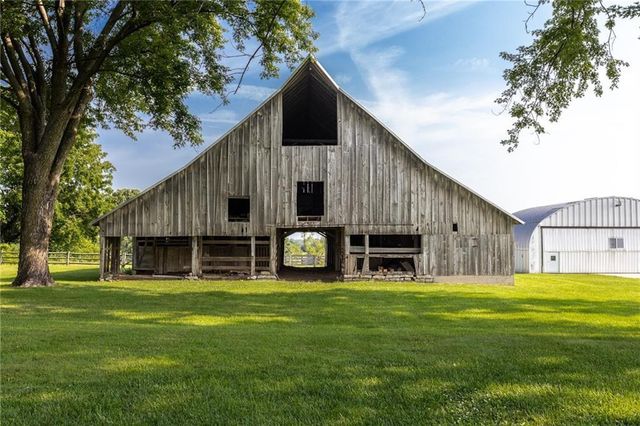 8894 SSR-Z Highway, Trimble, MO 64492