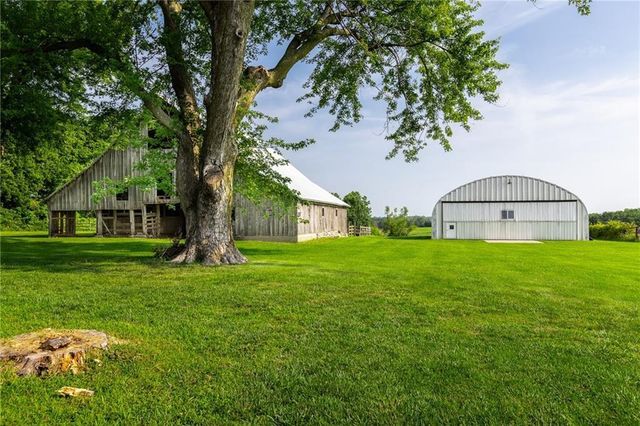 8894 SSR-Z Highway, Trimble, MO 64492