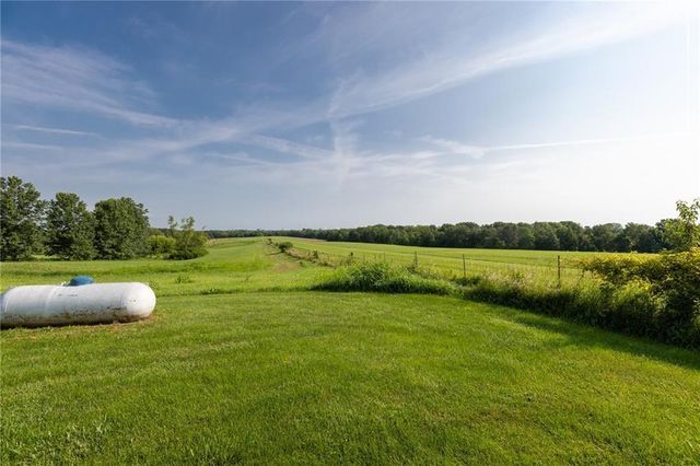 8894 SSR-Z Highway, Trimble, MO 64492