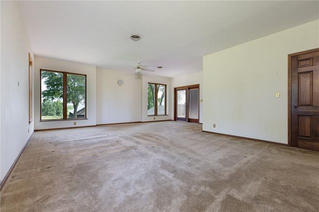 8894 SSR-Z Highway, Trimble, MO 64492