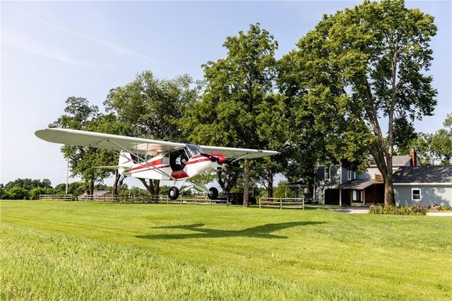 8894 SSR-Z Highway, Trimble, MO 64492