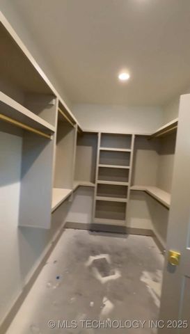 16607 E 41st Place S, Tulsa, OK 74134