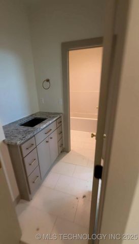 16607 E 41st Place S, Tulsa, OK 74134