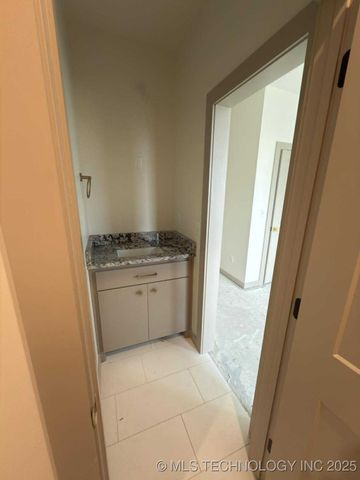 16607 E 41st Place S, Tulsa, OK 74134