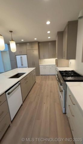 16607 E 41st Place S, Tulsa, OK 74134