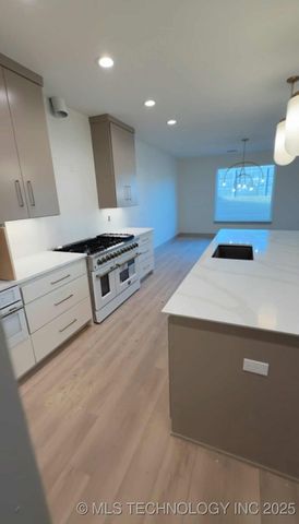 16607 E 41st Place S, Tulsa, OK 74134