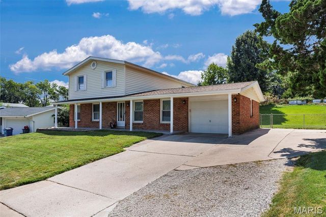 1533 Sherman Drive, St Charles, MO 63303
